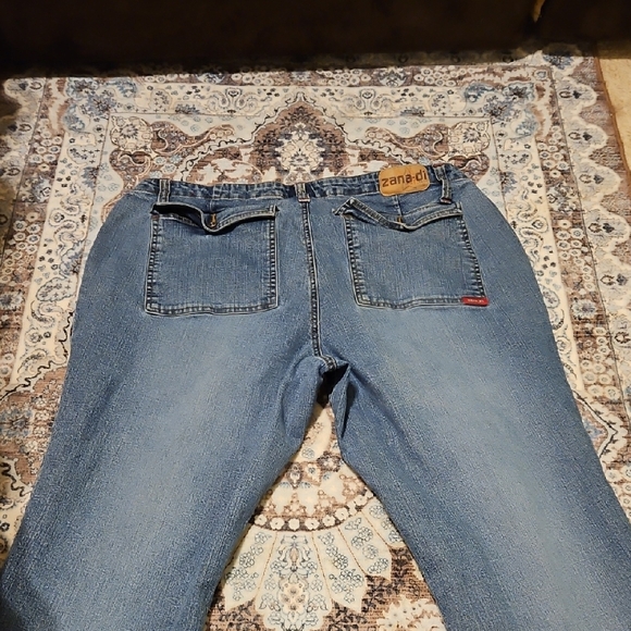Zana Di Blue Ankle Jeans with Pocket Accents - Picture 2 of 3